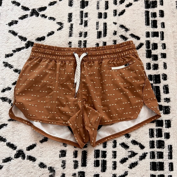 Vuori Pants - Vuori Clementine Shorts